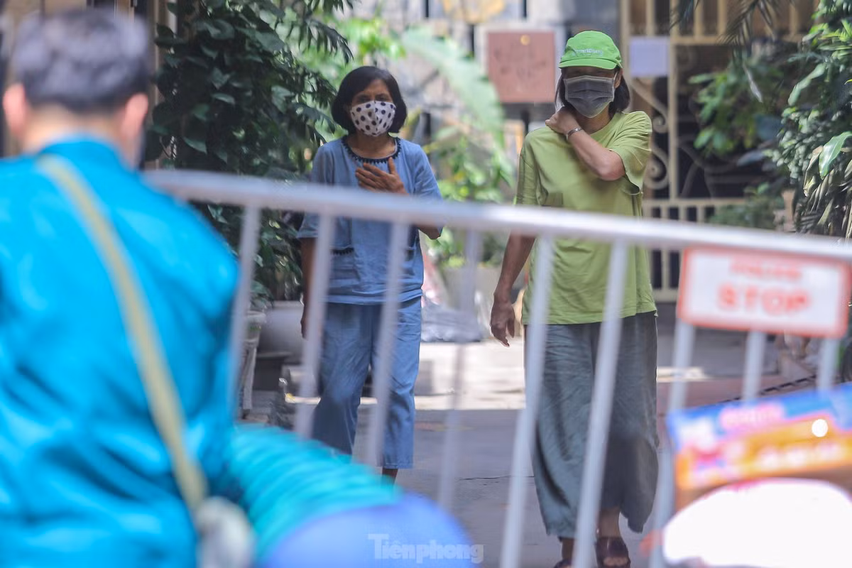 Tại con ngõ này hiện có 12 hộ dân và 34 cư dân sinh sống. 