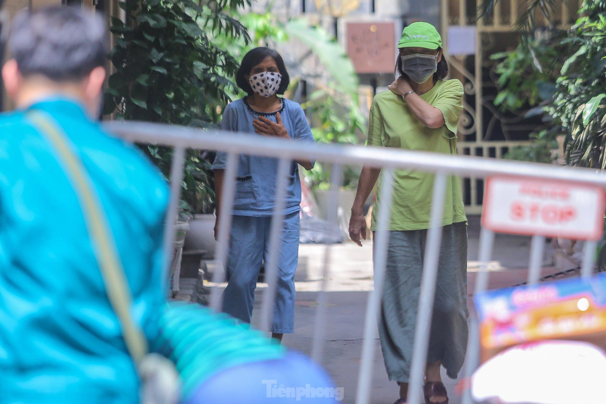 Tại con ngõ này hiện có 12 hộ dân và 34 cư dân sinh sống. 