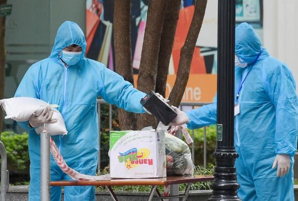 Theo thông tin từ CDC Hà Nội, người đàn ông Ấn Độ dương tính với SARS-CoV2 37 tuổi, chuyên gia làm việc tại Công ty VinFast. 