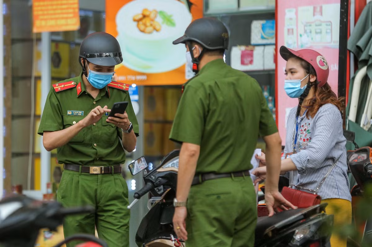 Bat chap lenh cam, hang quan via he van ngang nhien hoat dong