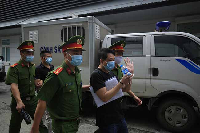 Hành vi lập 2 hệ thống sổ sách kế toán nêu trên đã bỏ ngoài sổ sách kế toán tài sản, nguồn vốn hoạt động thực tế của Cty Nhật Cường, vi phạm về các hành vi bị nghiêm cấm theo quy định tại Luật Kế toán.