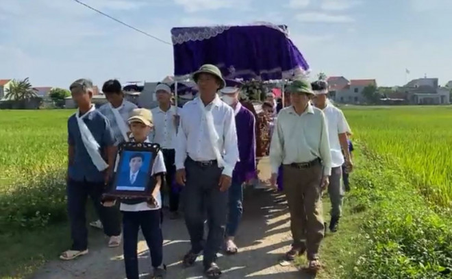 Gia canh eo le cua nam sinh quen minh cuu 3 nu sinh bi duoi nuoc-Hinh-2