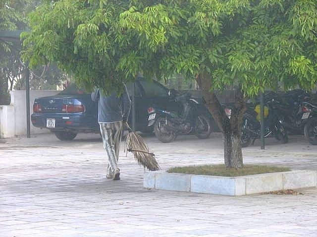 Nam pham nhan xuc dong khi lan dau biet doc biet viet