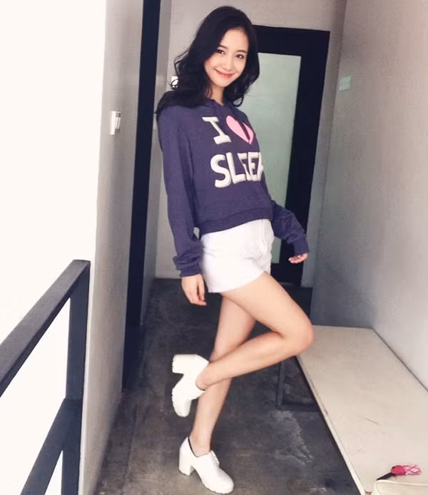 Ngoài là một người mẫu quảng cáo, diễn viên... Jun Vũ còn gây ấn tượng mạnh với cộng đồng giới trẻ Việt, Thái Lan nhờ phong cách ăn mặc đẹp, hiện đại, khả năng phối đồ đa dạng. Cô nàng cũng nắm rõ xu hướng thời trang, trang điểm của giới trẻ Thái Lan và thường xuyên có những bài chia sẻ kinh nghiệm làm đẹp bổ ích.