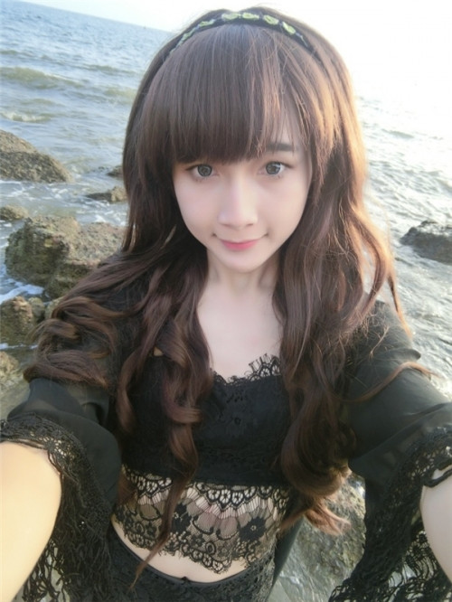 Sau khi "nổi tiếng bất đắc dĩ" chàng trai tên Ngọc Trinh cũng công khai, thừa nhận mình là người đồng tính. Vốn khá ngại nhắc đến vấn đề này do lo sợ sự phản đối từ người thân, bạn bè, nhưng sau này, Ngọc Trinh lại mong muốn qua những hành động của mình cậu có thể kêu gọi cộng đồng, các bạn trẻ nên có cái nhìn thoáng đạt hơn, giàu cảm thông hơn với cộng đồng LGBT, những người chuyển giới vẫn đang khao khát được sống thật là bản thân mình.