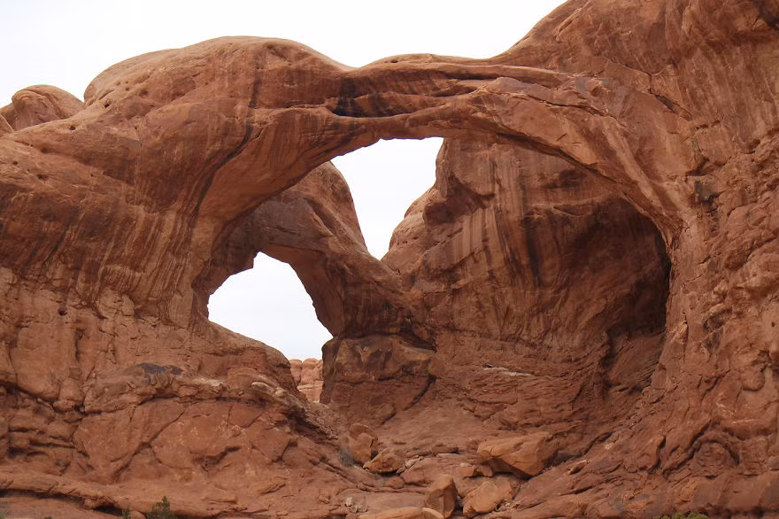 Trên đường khám phá những cảnh vật thiên nhiên hoang dã tuyệt đẹp.