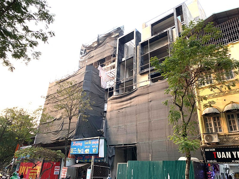 Ha Noi: Cong trinh vi pham TTXD, gay lun nut nha dan... Phuong Doi Can 