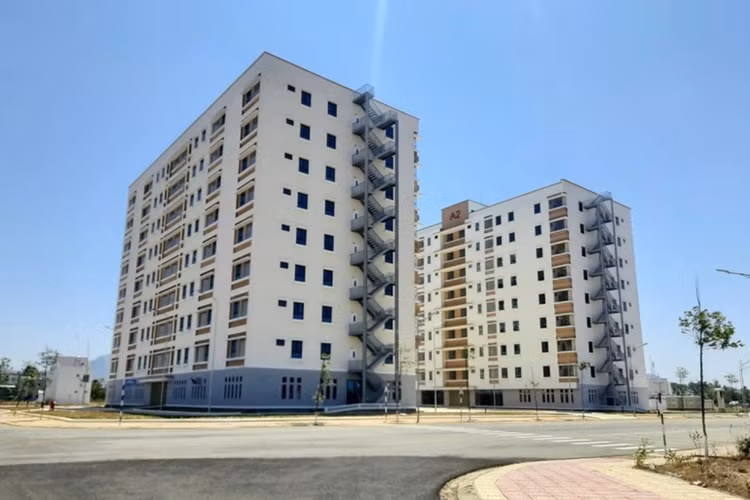 Tuy nhiên, cần kiểm điểm, xử lý kỷ luật nghiêm túc trách nhiệm của tổ chức, cá nhân làm sai quy định. Đối với 24 hồ sơ do các doanh nghiệp tham gia đấu giá cần phải được xử lý, thu hồi tiền về tài khoản tạm giữ của TTCP hơn 13,7 tỷ đồng. (Ảnh: Dân Trí).