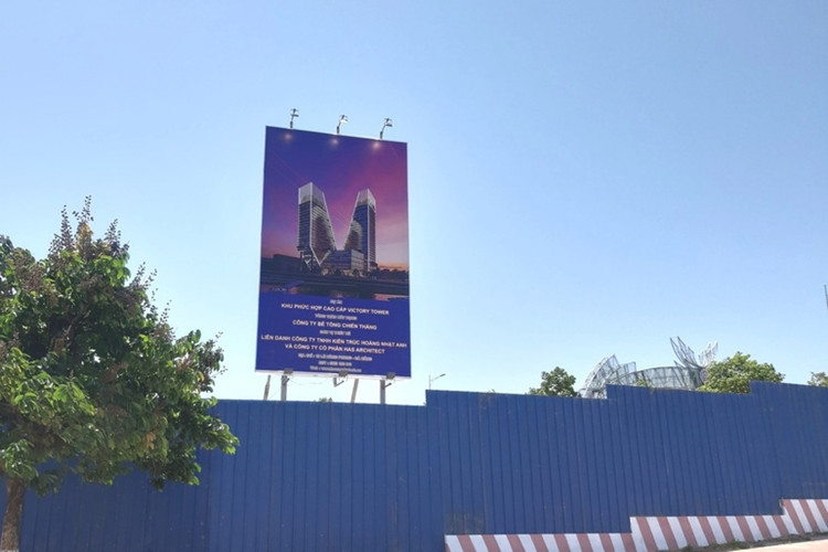 Được biết, dự án khu đô thị phía Nam cầu Đăk Bla có tổng mức đầu tư hơn 800 tỷ đồng, với diện tích khoảng 70 ha, nằm bên dòng sông Đăk Bla. (Ảnh: Dân Trí).