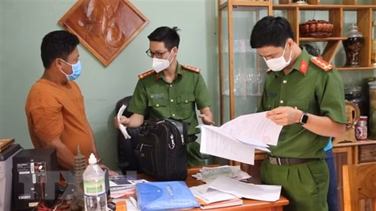 Tra cứu các thông tin cho thấy, Công ty Ánh Thi được thành lập từ tháng 10/2015, do Đặng Văn Ân làm đại diện kiêm Giám đốc. Lĩnh vực đăng ký kinh doanh chính là bán buôn nông, lâm sản nguyên liệu (trừ gỗ, tre, nứa); và động vật sống. (Ảnh: TTXVN).