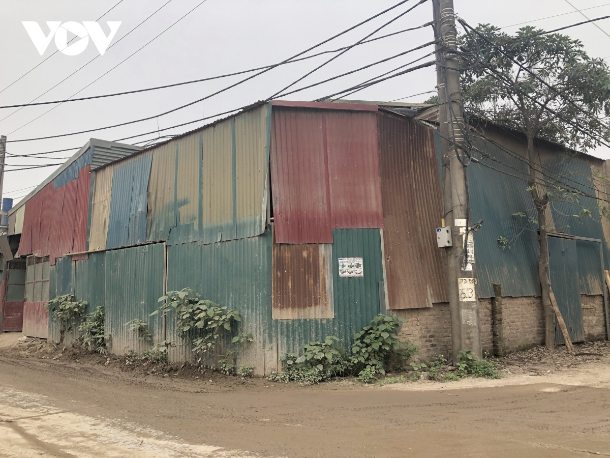 Theo người dân khu vực nhà xưởng này có nguồn gốc đất phục vụ sản xuất nông nghiệp củ HTX Đông Ba.
