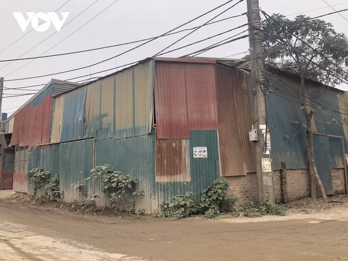 Theo người dân khu vực nhà xưởng này có nguồn gốc đất phục vụ sản xuất nông nghiệp củ HTX Đông Ba.