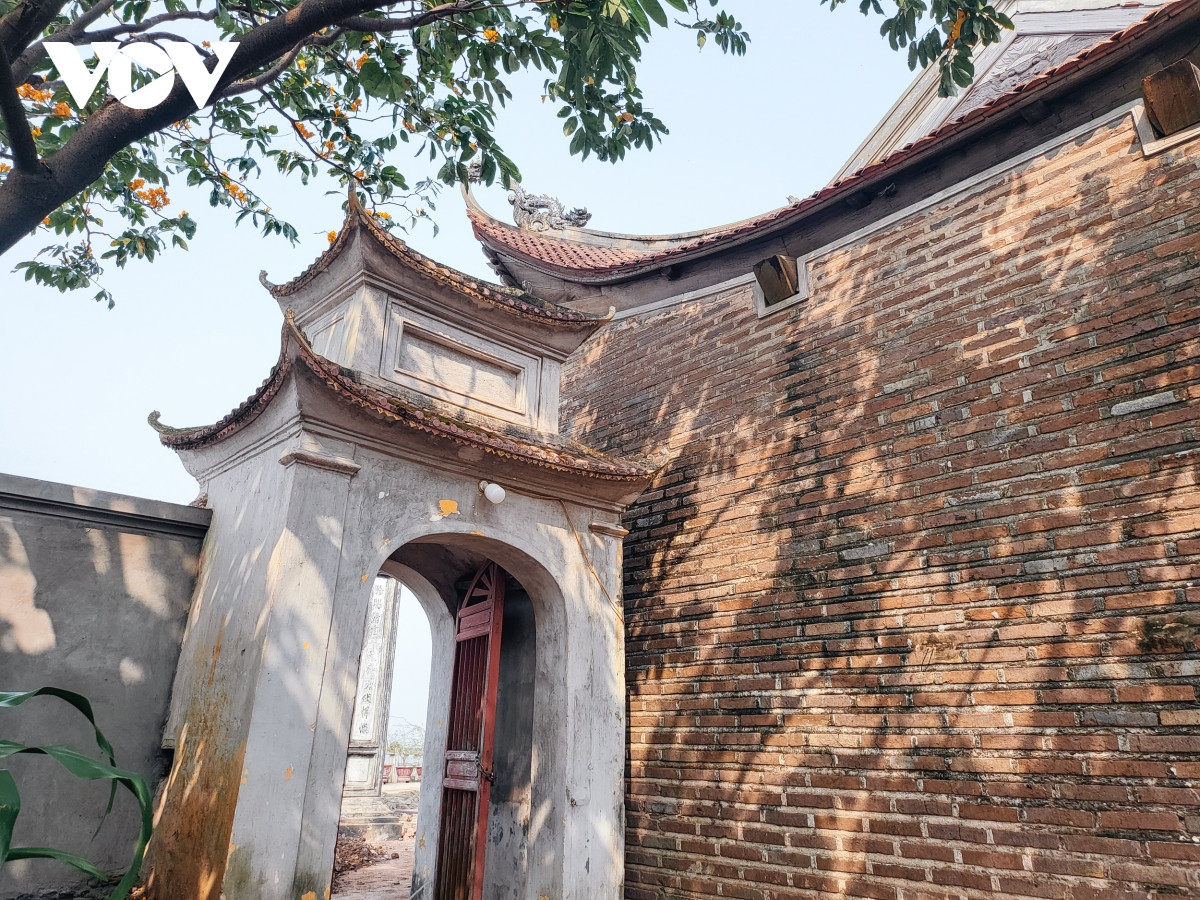 Cũng trong chiều ngày 25/3/2022, UBND quận Bắc Từ Liêm đã ra văn bản chỉ đạo đề nghị các ngành thuộc Quận và UBND phường Thụy Phương tổ chức triển khai, rà soát toàn bộ sự việc, lập hồ sơ kiểm điểm trách nhiệm của tập thể, cá nhân có liên quan, báo cáo về UBND quận để tổng hợp báo cáo các cơ quan chức năng và UBND TP./.