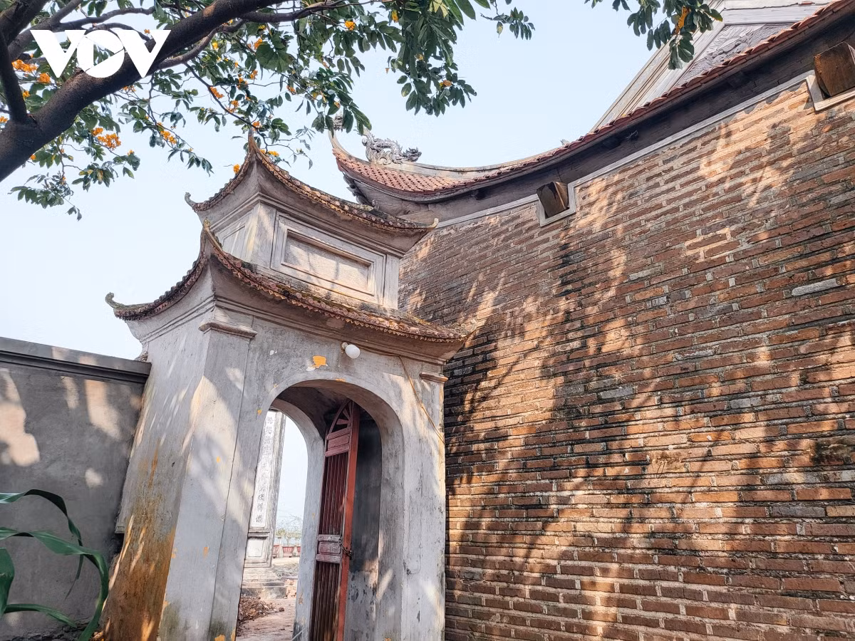 Cũng trong chiều ngày 25/3/2022, UBND quận Bắc Từ Liêm đã ra văn bản chỉ đạo đề nghị các ngành thuộc Quận và UBND phường Thụy Phương tổ chức triển khai, rà soát toàn bộ sự việc, lập hồ sơ kiểm điểm trách nhiệm của tập thể, cá nhân có liên quan, báo cáo về UBND quận để tổng hợp báo cáo các cơ quan chức năng và UBND TP./.