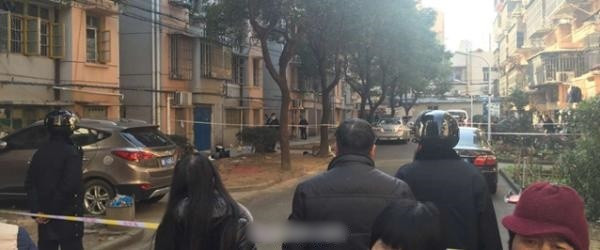 Me chong hanh dong dang so voi nang dau chi vi con ghen ty