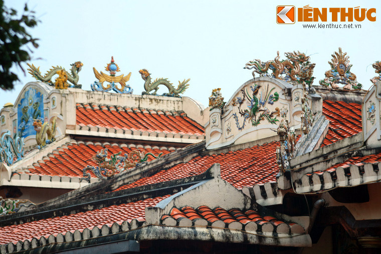 Nổi tiếng về sự linh thiêng, vào những dịp lễ, Tết, khách thập phương đổ về dinh Thấy Thím hành lễ rất đông. Đến năm 1997, dinh được công nhận là Di tích kiến trúc nghệ thuật cấp quốc gia.