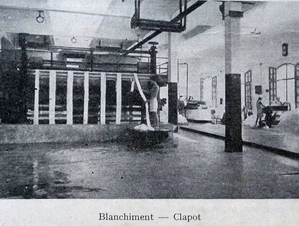 Nơi tẩy trắng thành phẩm bông.