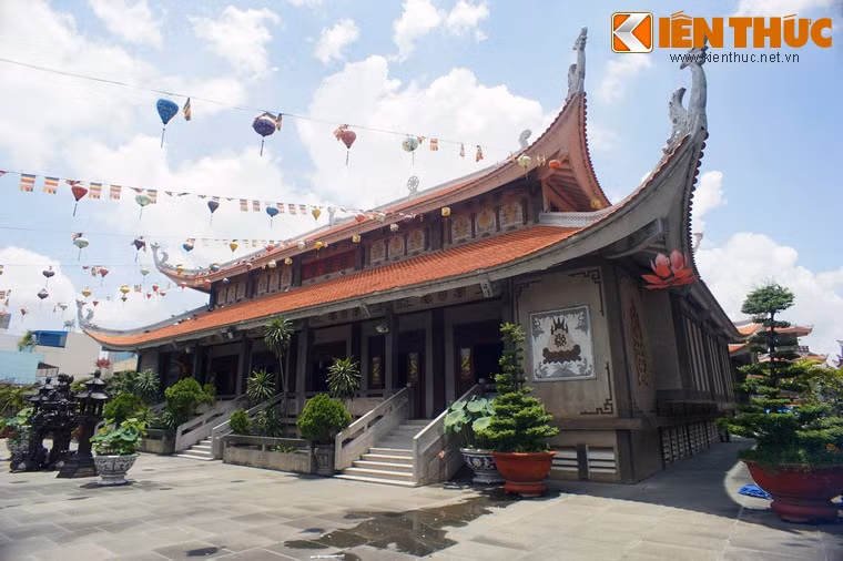 Giới kiến trúc đánh giá, chùa Vĩnh Nghiêm là một trong số công trình tiêu biểu cho kiến trúc Phật giáo Việt Nam ở thế kỷ 20.