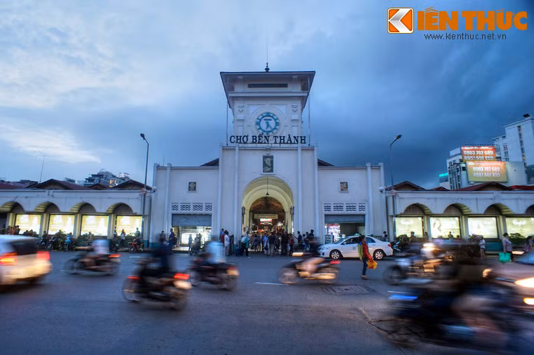 Trong hơn 100 năm tồn tại, ngôi chợ này cũng là chứng nhân của nhiều sự kiện lịch sử quan trọng của mảnh đất Sài Gòn, tiêu biểu là sự kiện nữ Phật tử Quách Thị Trang bị cảnh sát bắn chết ở khu vực trước cổng chính của chợ trong cuộc đấu tranh chống lại chế độ Diệm - Nhu năm 1963.