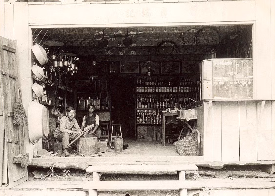 Một cửa hiệu của người Hoa.