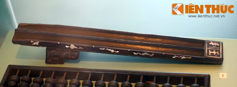 Bên cạnh bàn tính, một công cụ tính tiền khác được người Việt xưa sử dụng là vi tính tiền.