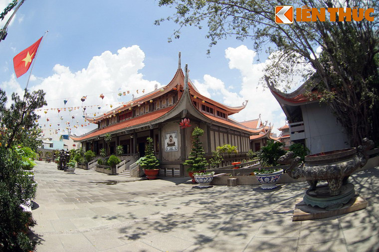 Giới kiến trúc đánh giá, chùa Vĩnh Nghiêm là một trong số công trình tiêu biểu cho kiến trúc Phật giáo Việt Nam ở thế kỷ 20. Đây là ngôi chùa thu hút lượng du khách tham quan, chiêm bái hàng đầu của TP HCM vào các dịp lễ, Tết. Mời quý độc giả xem video: Đi tìm Tết Việt. Nguồn: VTC14.