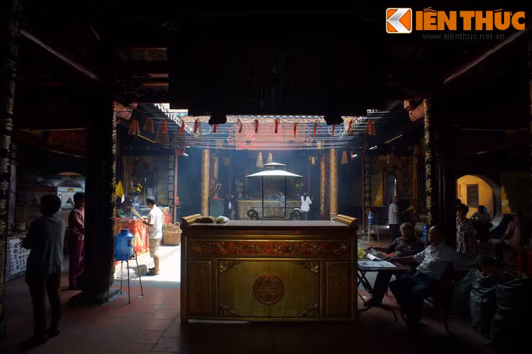 Từ khi thành lập cho đến nay, hội quán Nhị Phủ đã qua ba lần trùng tu lớn vào những năm 1875, 1901 và 1990. Dù vậy, công trình vẫn giữ được nét cổ kính qua phong cách kiến trúc và trang trí truyền thống của người Hoa Phúc Kiến.