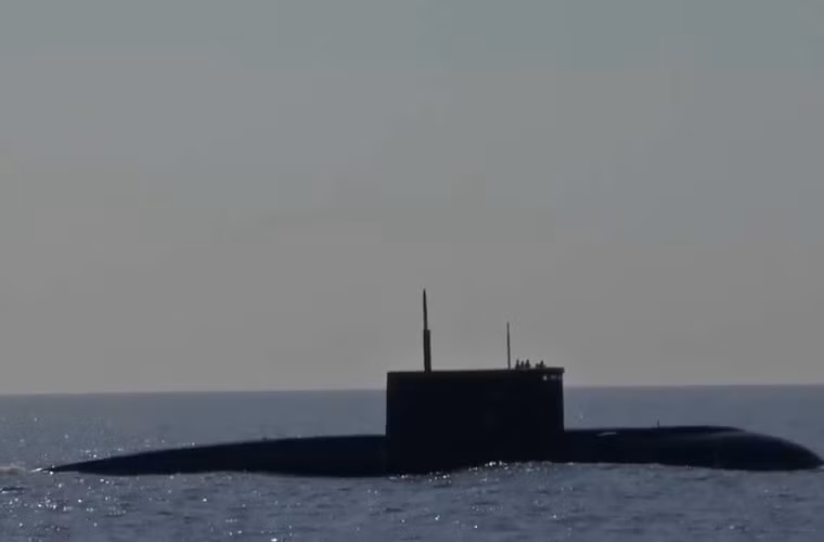 Đặc biệt, Hải quân Việt Nam đã được đầu tư trang bị cả một lữ đoàn tàu ngầm hiện đại với 6 chiếc Kilo 636. Nguồn ảnh: Kênh QPVN