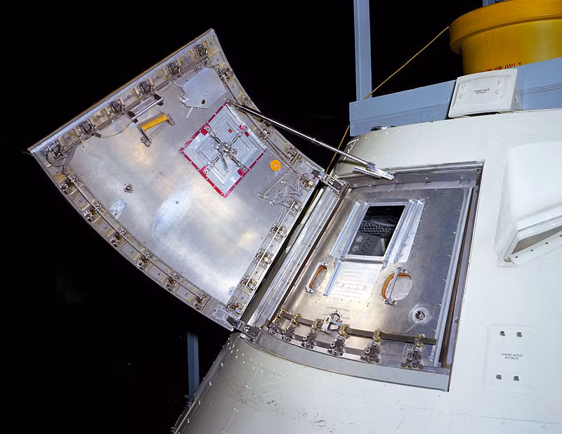 Giai mat tham hoa tau Apollo 1 sau 50 nam bi giau kin