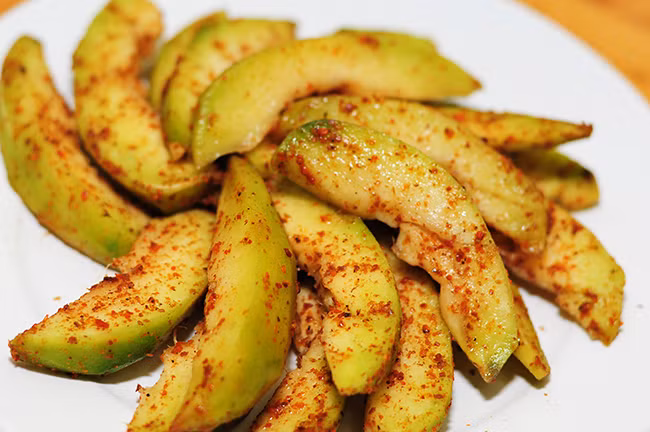 Quả cóc còn có khá nhiều công dụng khác như giảm cân, trị cảm cúm, đau họng, trị tiêu chảy, hỗ trợ trị tiểu đường, làm đẹp da, tăng cường đề kháng, ngừa ung thư. (Nguồn Phunutoday)