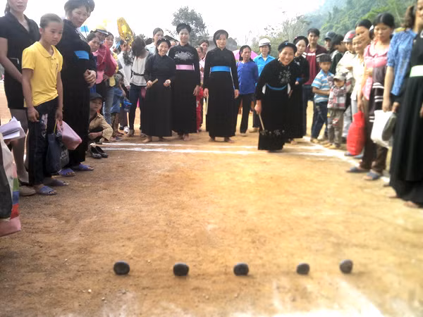 Doc la phong tuc don Tet Nguyen dan cua nguoi Tay