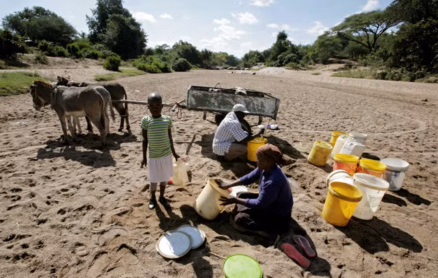  Zimbabwe: Nước này bị ảnh hưởng nghiêm trọng trong năm qua do hiện tượng El Nino. Chương trình Phát triển Liên Hợp Quốc ước tính rằng khoảng một nửa dân số ở các vùng bị thiên tai của nước này cần hỗ trợ trong năm 2017.