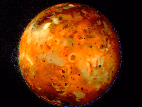 Sung sot voi phat hien tu mieng nui lua Mat trang sao Moc