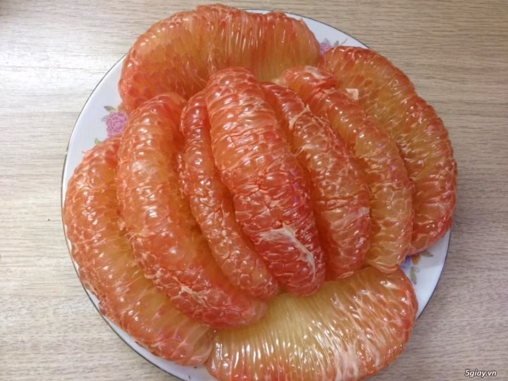 Cây bưởi da xanh rất ít khi bị sâu bệnh. Chỉ có một số bệnh và sâu gây hại thường gặp ở cây bưởi da xanh là sâu vẽ bùa và bệnh thán. (Nguồn Dacsanbentre)