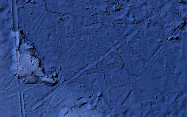 Hình ảnh nghi căn cứ người ngoài hành tinh được phát hiện vào ngày 15/4/2017, ngay tại khu vực tọa độ 47°35'46.25"N 41° 9'57.14"W ngoài khơi biển Canada do vệ tinh Goolgle Earth phát hiện. Nguồn ảnh: ufosightingsdaily.