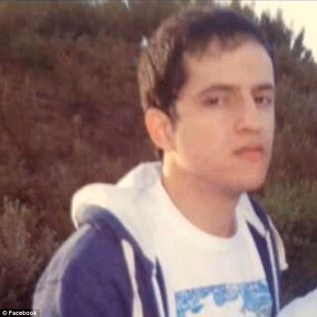 Theo lời kể của chị gái thanh niên này, anh ấy là một người chuyên đam mê nghiên cứu về UFO, bí mật không gian và suốt một tháng qua, anh chàng giam mình trong nhà riêng để thực hiện nghiên cứu một dự án bí mật nào đó. Nguồn ảnh: Dailymail.