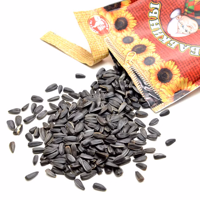 Hạt hướng dương chứa nhiều chất dinh dưỡng có lợi cho sức khỏe con người như protein, caroten, canxi, sắt, phospho và nhiều loại vitamin. (Nguồn Cungmua)