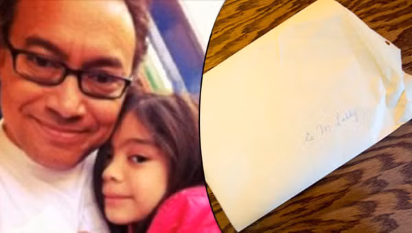  Tìm thấy tờ vé trúng giải sau khi mua được 1 năm Tháng 1/2016, anh Joemel Panisa mua một tờ vé số của hãng Oregon Lottery. Tháng 1/2017, khi đang dọn dẹp văn phòng, anh tìm thấy tờ vé số và phát hiện mình trúng số. May mắn cho anh Joemel là anh đã phát hiện tờ vé số 8 ngày trước khi nó hết hạn. (Nguồn Oddee) 