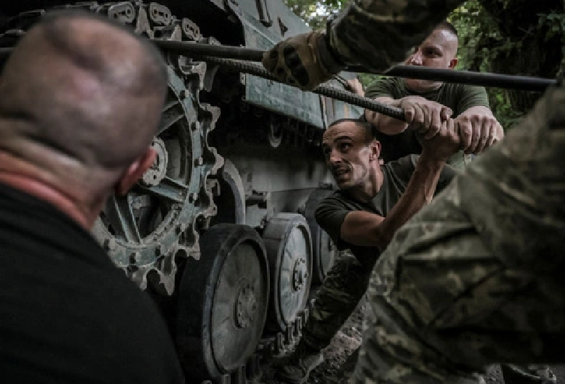 Giờ đây, Quân đội Ukraine đang tập trung lực lượng chủ lực để tấn công chính Korenevo, một ngôi làng đã được sáp nhập một cách hiệu quả với trung tâm hành chính cùng tên của khu vực, chỉ cách nhau một con sông. Ảnh: Reuters.