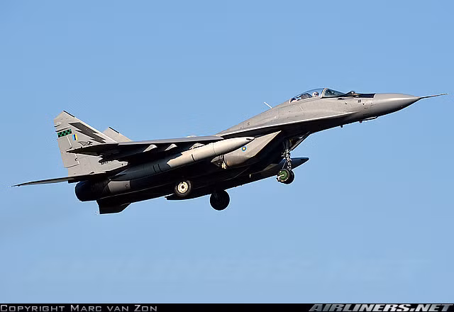 Theo nguồn tin quan chức Malaysia, tiêm kích đánh chặn MiG-29N có tuổi thọ hơn 4.000 giờ bay. Nếu nâng cấp, đại tu khung thân thì có thể tăng tuổi thọ lên tới 6.000 giờ bay. Mà tính tới thời điểm hiện tại, những chiếc MiG-29N mới chỉ bay được 1.800 giờ bay sau 20 năm phục vụ. Nghĩa là chúng vẫn còn đảm bảo phục vụ 10-20 năm nữa.