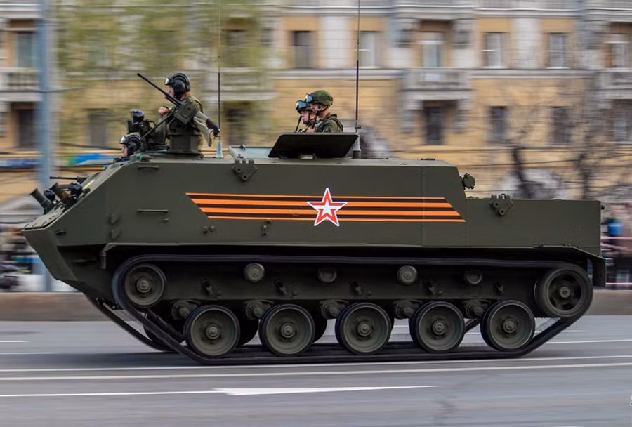 BTR-MDM (Shell-M) là xe thiết giáp chở quân lội nước, đa nhiệm, đổ bộ đường không được thiết kế cho bộ đội nhảy dù, các đơn vị đột kích đường không của Hải quân đánh bộ. Nó có thể vận chuyển binh sĩ, nhiên liệu, đạn dược, phụ tùng trên chiến trường...Trong nhiệm vụ chở quân, BTR-MDM có thể chứa đến 13 binh sĩ cùng đầy đủ vũ khí. Họ sẽ ra vào bằng cửa hậu hoặc 3 cửa nóc trên xe.