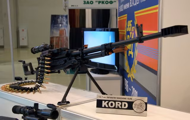 Súng máy hạng nặng 6P49 Kord được phát triển bởi nhà máy Degtyarev vào đầu những năm 2000. Nó được cung cấp cho RAF gồm hai cấu hình: 6P49 (lắp đặt trên xe bọc thép, xe tăng, nặng 25kg) và 6P50 (trang bị cho các đơn vị bộ binh, nặng 27kg).
