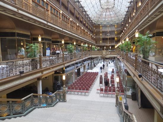 Khu chợ Arcade, Cleveland, bang Ohio, Hoa Kỳ xây dựng năm 1890, được cải tạo vào các năm 1939 và 2001.