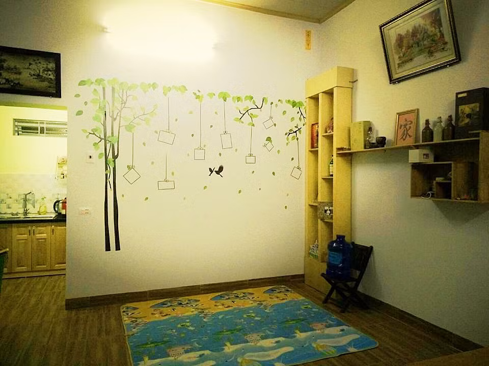 Theo chị Lan, vợ chồng chị phải mất 3 tháng để xây dựng và hoàn thiện căn nhà với tổng chi phí khoảng 200 triệu đồng.