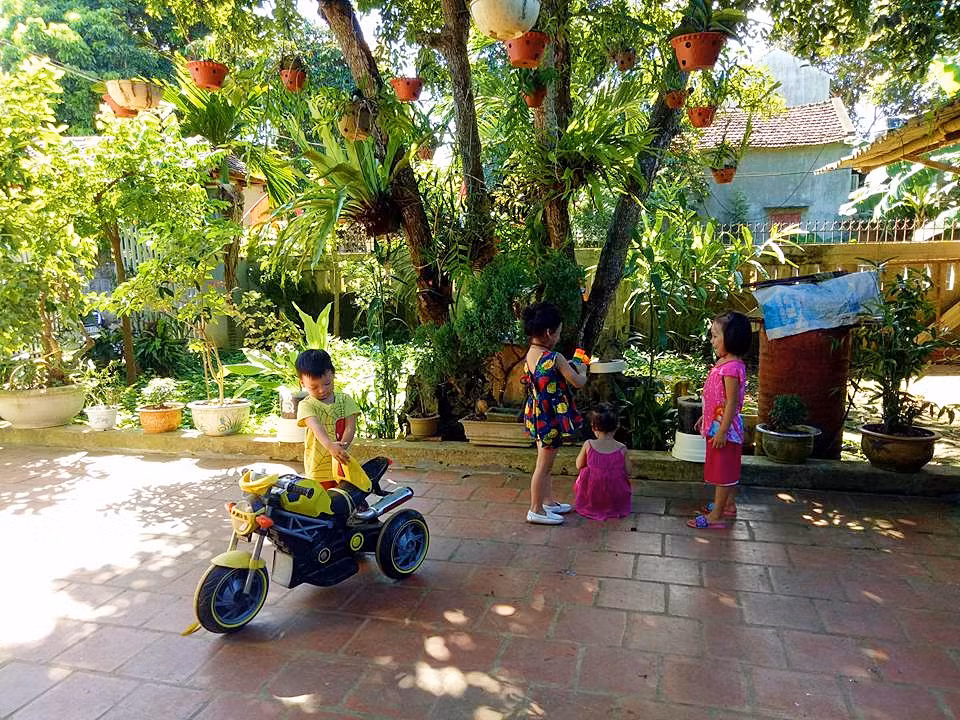 Tuy chỉ là ngôi nhà cấp 4 nhưng chị Lan rất hài lòng về thành quả của mình.