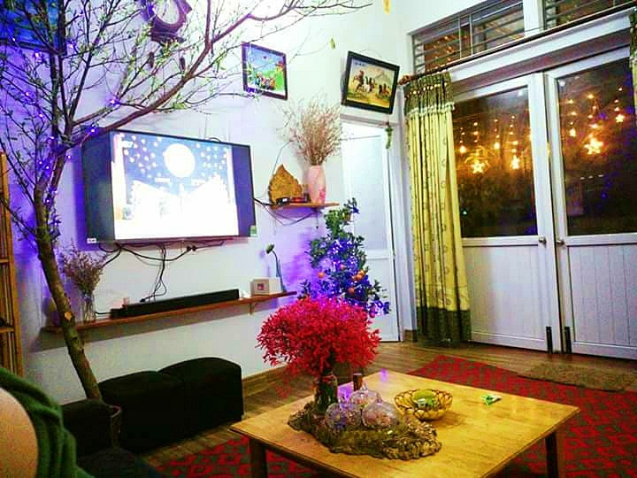 Nhiều lúc trong quá trình xây dựng, các bác thợ không làm theo đúng ý, vợ chồng chị phải đích thân "ra tay" làm luôn.