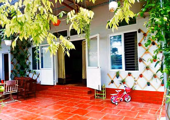 Chị Lan cho biết, chị mới bắt đầu trồng rau sạch tại nhà từ cuối năm 2016 khi bắt đầu xây dựng xong ngôi nhà của mình.