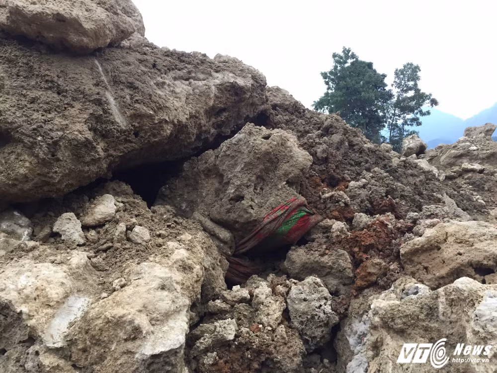 Tham hoa sap nui o Hoa Binh: "Nhung giac mong khung khiep"-Hinh-8