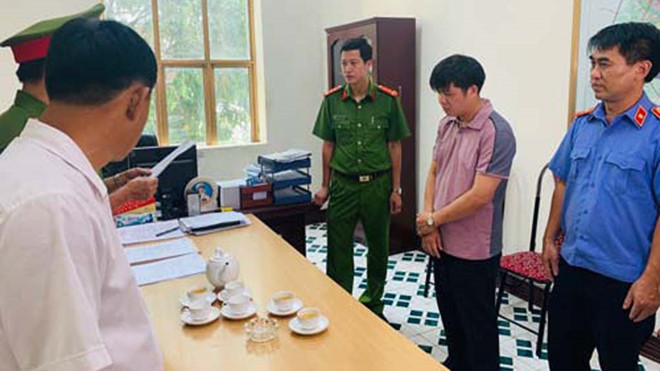 Trước đó vào ngày 13/3/2019, 2 cấp dưới của Tống Quang Thái tại Ban giải phóng mặt bằng và tái định cư TP Thanh Hoá là Nguyễn Văn Đức (SN 1987) đã bị khởi tố, tạm giam và Dương Văn Trung (SN 1990) bị ngăn chặn cấm đi khỏi nơi cư trú. Hai đối tượng này cũng bị bắt về tội Lợi dụng chức vụ quyền hạn khi thi hành công vụ.