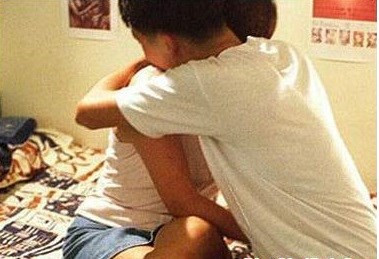  2. Quay lại clip quan hệ đe dọa bạn gái cũ: Ngày 5/10/2016, Cơ quan CSĐT Công an tỉnh Khánh Hòa cho biết đang thụ lý đơn tố cáo của P.T.T.H (sinh năm 1996, trú TDP Trà Long 1, phường Ba Ngòi, TP.Cam Ranh, Khánh Hòa). Cô gái đã đến Công an TP.Cam Ranh trình báo về việc mình bị Nguyễn Quốc Thái (sinh năm 1995, trú thôn Hòa Bình, xã Cam Phước Đông, TP.Cam Ranh) hiếp dâm (Ảnh minh họa).